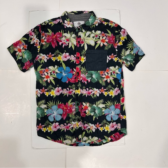 Men's Short Sleeve Shirt Bundle Size M QTY 3 - Picture 8 of 13